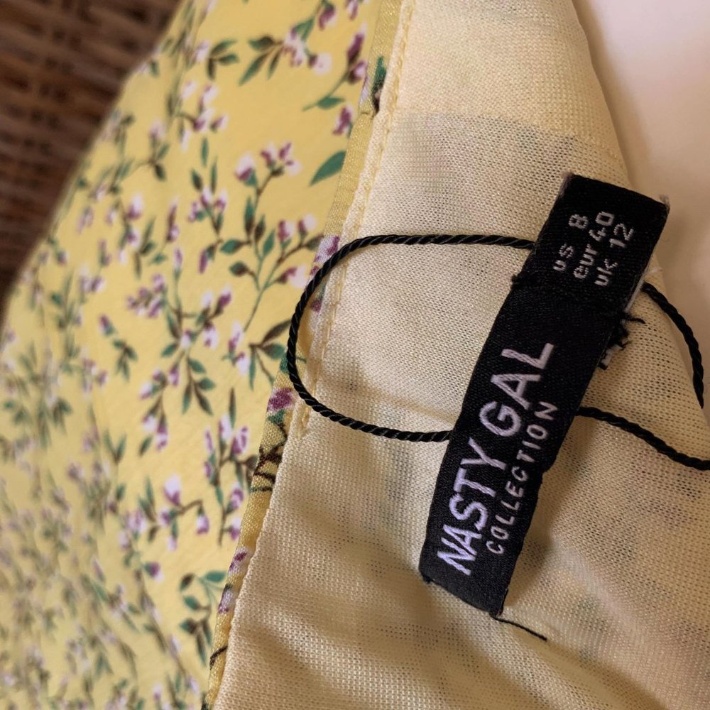 Nasty Gal Days of Flower Lives Floral Crop Top and Shorts Set Yellow - Picture 6 of 9